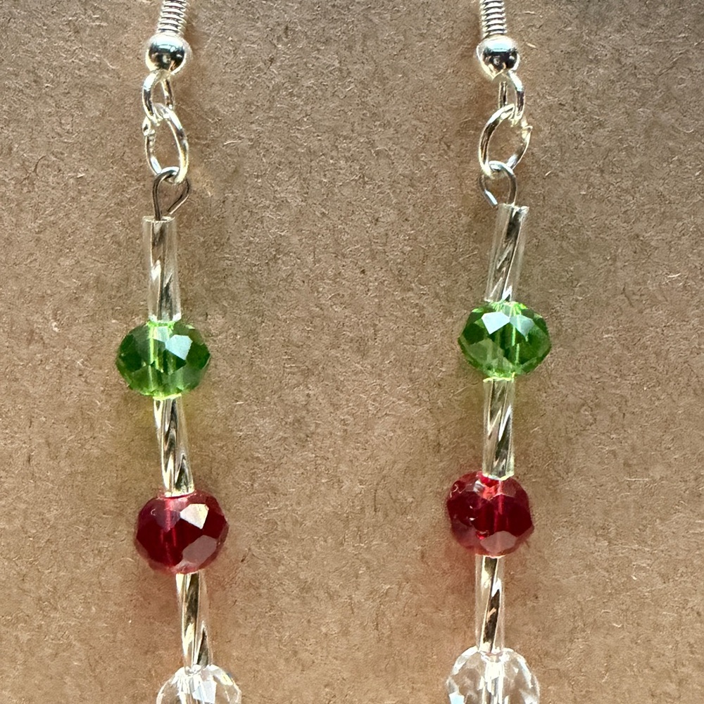 Elegant Red and Green Beaded Earrings Style #019